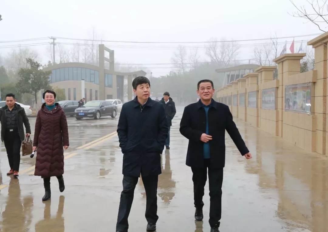 市委常委、统战部长陈韶光莅临索伊公司看望并慰问王琼峰董事长