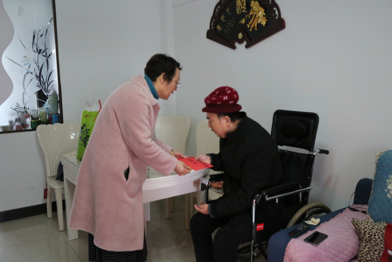 公益活动——索伊电器党委书记、工会主席等一行人前往因病致困的员工慰问